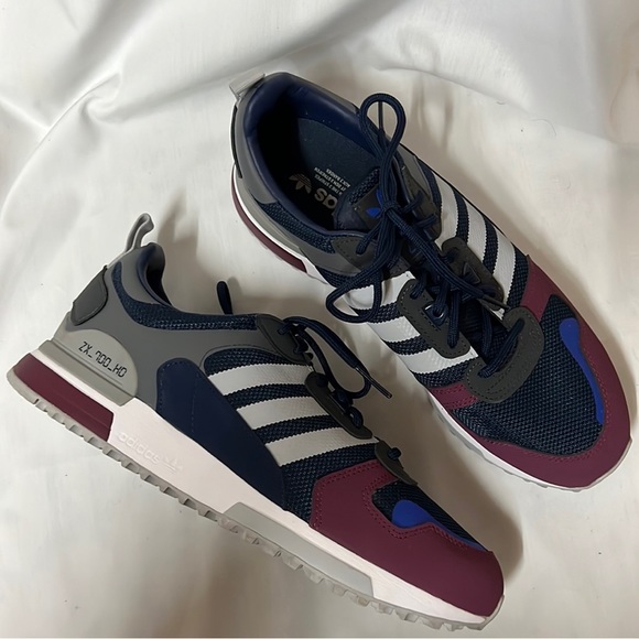 Men’s Adidas Sneaker, size 11. - Picture 5 of 14